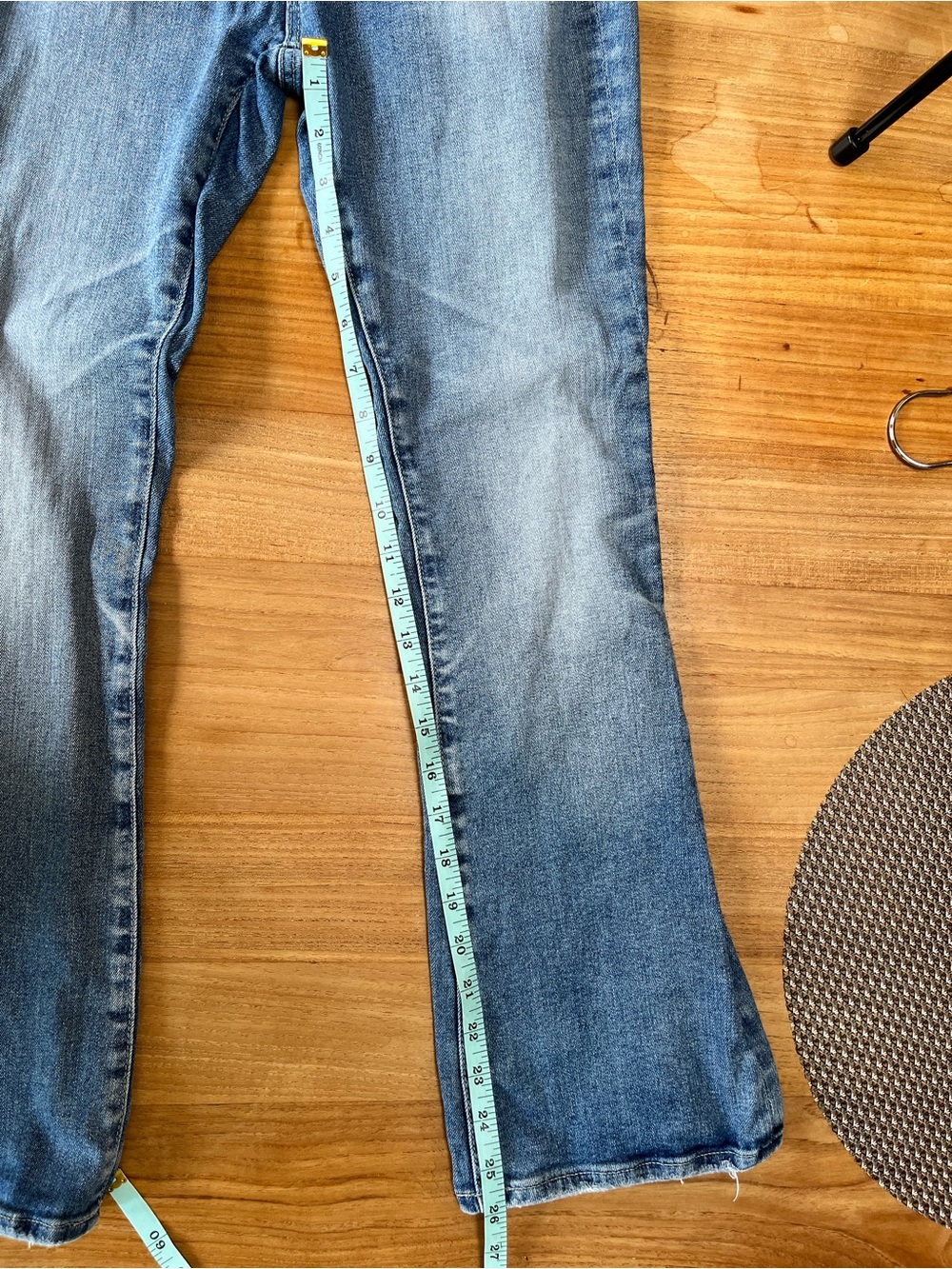 AG Adriano Goldschmied Farrah Boot Cut Crop Light Wash Size 25 - Picture 10 of 10